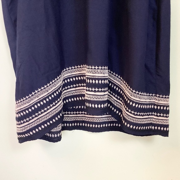 NWT Aqua Bloomingdale’s Embroidered Sleeveless Shift Dress - Navy - M - Picture 3 of 7